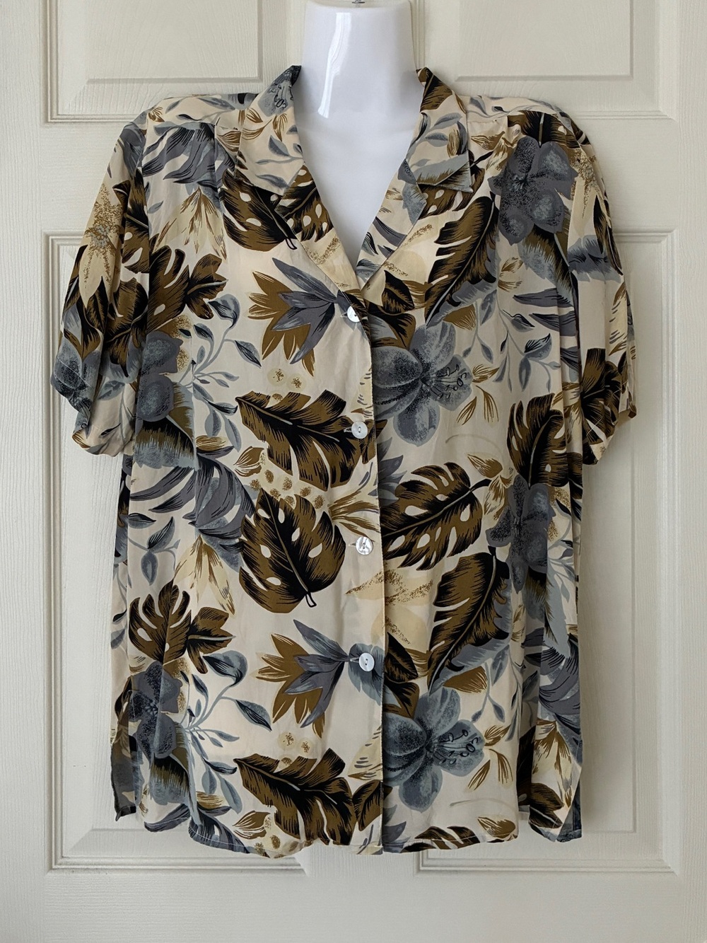 FU DA Fine Silk Vintage Short Sleeve Tropical Print Blouse Size Small